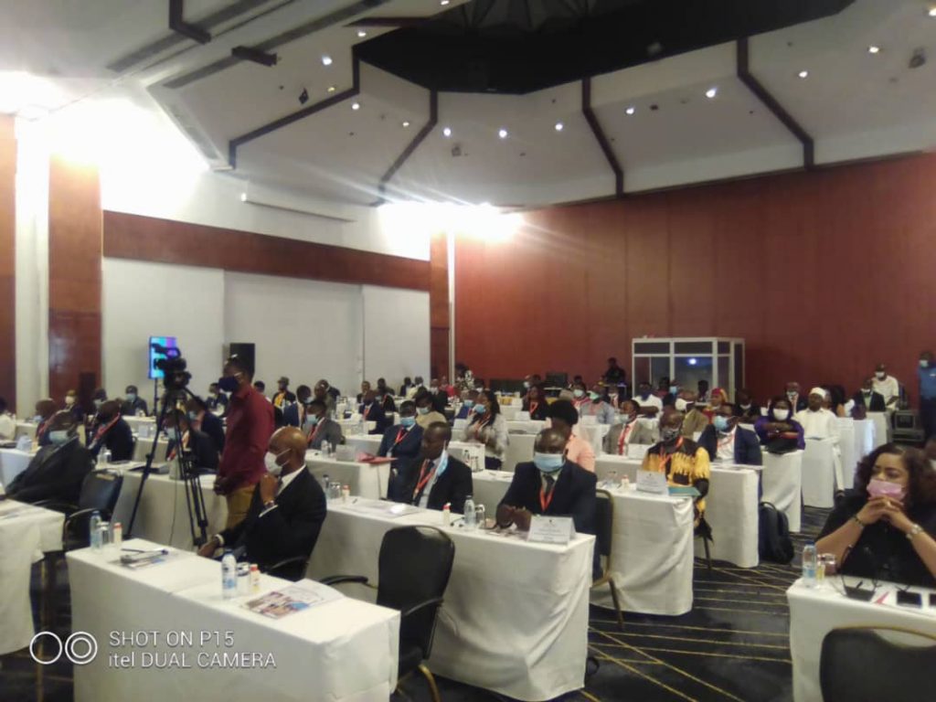 Participants à l'atelier sur le modèle d’affaires de la microfinance pour atteindre l’équilibre performance sociale - performance financière