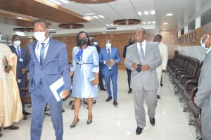 Visite des locaux de la DGI par le Ministre des Finances