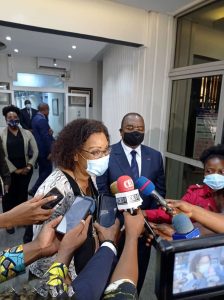 Madame Vernelle TRIM FITZPATRICK, Chargé d’Affaires à l’Ambassade des Etats-Unis au Cameroun, par le Ministre des Finances ce 1er juin 2021.